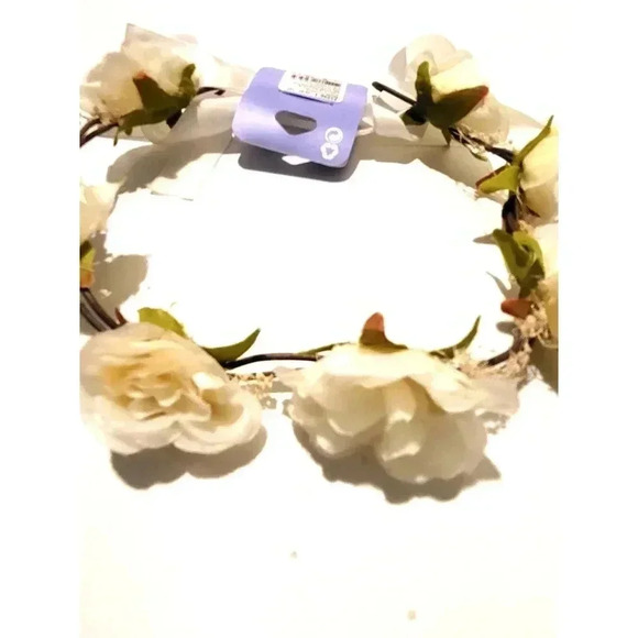Claire's Over The Head Floral Headpiece Garland - Picture 2 of 3